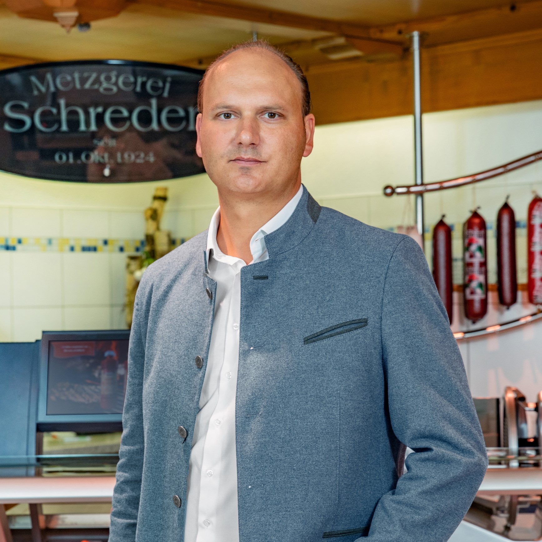 Dr. Max Schreder